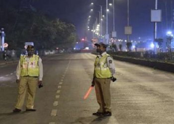 നിയന്ത്രണങ്ങള് കൂടുതല് കടുപ്പിച്ചു ; മധ്യപ്രദേശിലും ഉത്തര്പ്രദേശിലും രാത്രികാല കര്ഫ്യൂ