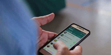 വാട്ട്സ്ആപ്പ് തനിയെ ലോഗ് ഔട്ട്   ആയേക്കാം ,   പ്രശ്നം ഇതാണ്  !