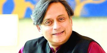 കെ റെയിലിനെതിരായ യുഡിഎഫ് എംപിമാരുടെ നിവേദനത്തിൽ ശശി തരൂർ ഒപ്പുവെച്ചില്ല