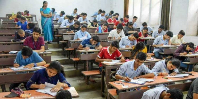 പ്ലസ് വൺ –  വി.എച്ച്.എസ്.ഇ ഇംപ്രൂവ്മെൻറ് പരീക്ഷ നടത്താൻ അനുമതി