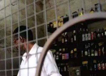 നാട്ടുകാരുടെ പ്രതിഷേധം  :  ബിവറേജസ് ഔട്ട്ലെറ്റ് അടച്ചു