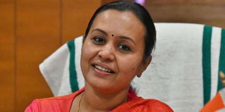 സമരം തുടരുന്ന പിജി ഡോക്ടര്മാര്ക്കെതിരെ കര്ശന നടപടി  : മന്ത്രി വീണാ ജോര്ജ്
