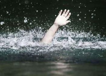 കോഴിക്കോട് പാറക്കുളത്തിൽ ചാടി യുവതി മരിച്ചു