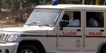 ആലപ്പുഴയിൽ സർവകക്ഷി യോഗത്തിന് വരുന്നതിനിടെ എസ്.ഡി.പി.ഐ നേതാവ് കസ്റ്റഡിയിൽ