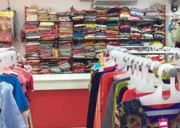 വസ്ത്രങ്ങള്‍ക്ക് ജിഎസ്‍ടി നിരക്ക് കൂട്ടി ;  വലിയ തിരിച്ചടിയെന്ന് വ്യാപാരികള്‍ , പ്രതിഷേധം