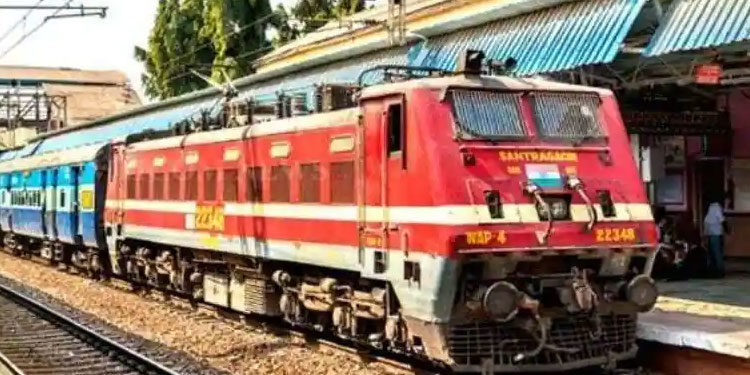 ഇളവുകൾ വെട്ടിക്കുറച്ച് റെയിൽവേ ; മുതിർന്ന പൗരൻമാരടക്കം ഇനി ഫുൾ ചാർജ് കൊടുക്കണം