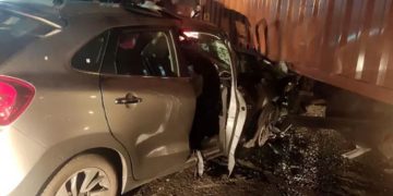 ടിപ്പർ ലോറിയിൽ കാറിടിച്ച് മൂന്നു പേർക്ക് പരിക്കേറ്റു