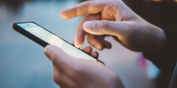 പെണ്‍കുട്ടിയുടെ ഫോണിലേക്ക് മെസേജ് ;  കണ്ണൂരില്‍ യുവാവിനെ കുത്തിക്കൊന്ന രണ്ട് പേര്‍ പിടിയില്‍