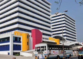 കെഎസ്ആർടിസി സമുച്ചയത്തിന് ബലക്ഷയമെന്ന ഐഐടി റിപ്പോർട്ട് തള്ളി സർക്കാർ നിയോഗിച്ച സമിതി