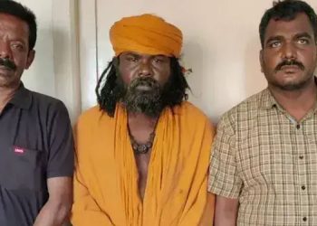 കാവിവസ്ത്രം ധരിച്ച് പൂജാരിയെന്ന വ്യാജേന ക്ഷേത്രങ്ങൾക്ക് മുമ്പിൽ കഞ്ചാവ് വിറ്റയാൾ അറസ്റ്റിൽ