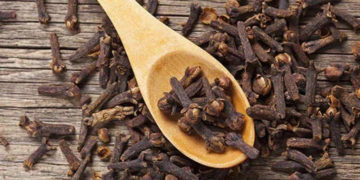 ഗ്രാമ്പു നിസാരക്കാരനല്ല ; ആരോഗ്യഗുണങ്ങളെ കുറിച്ചറിയാം