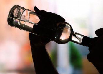 തിരുവനന്തപുരത്ത് മദ്യപിച്ചെത്തിയ സംഘത്തിന്റെ ആക്രമണം ;  ഒരാൾക്ക് പരിക്ക്