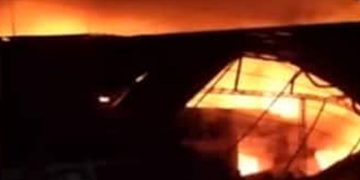 കോഴിക്കോട് കൊളത്തറയില്‍ വന്‍ തീപിടുത്തം ;  ലക്ഷക്കണക്കിന് രൂപയുടെ നാശനഷ്ടം