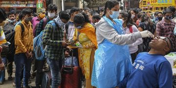 വി​ദേ​ശ​ത്തു ​നി​ന്ന് വ​രു​ന്ന​വ​ർ​ക്ക് 14 ദി​വ​സം സ്വ​യം നി​രീ​ക്ഷ​ണം