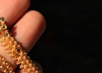 മുളകുപൊടിയെറിഞ്ഞ് കള്ളൻ കവർന്നത് മുക്കുപണ്ടം