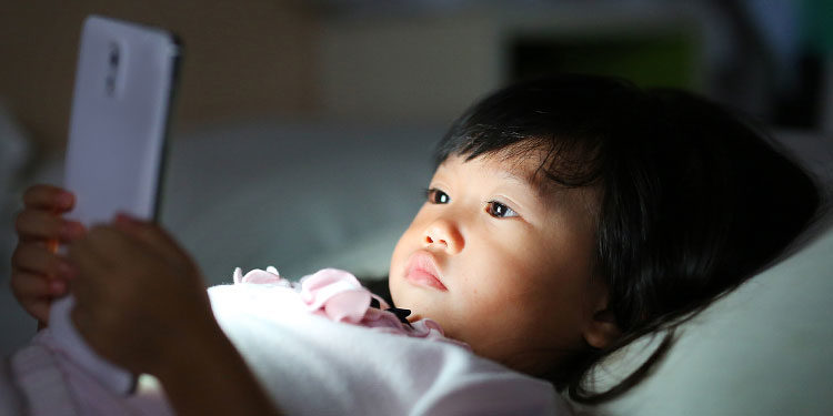 മൊബൈൽ , ഇന്റർനെറ്റ് ഉപയോഗം കുട്ടികളെ ദോഷകരമായി ബാധിക്കുമെന്ന് പഠനം