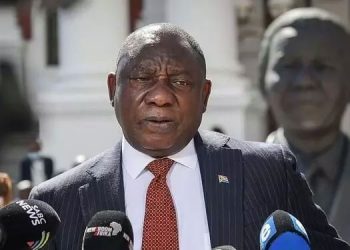 സൗത്ത് ആഫ്രിക്കൻ പ്രസിഡന്‍റ് സിറിൽ റമാഫോസക്ക് കോവിവിഡ്