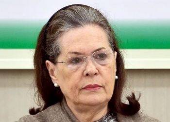 സി.ബി.എസ്.ഇ ചോദ്യപേപ്പർ സ്ത്രീവിരുദ്ധം ; മോദി മാപ്പ് പറ‍യണമെന്ന് സോണിയ ഗാന്ധി , സഭ വിട്ടിറങ്ങി പ്രതിഷേധം