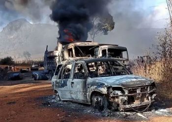 മ്യാന്മറിൽ സൈന്യം 30 പേരെ കൊന്ന് മൃതദേഹം കത്തിച്ചു