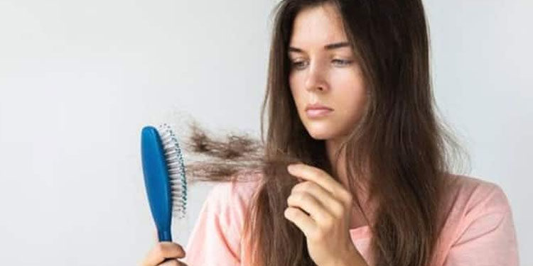 മുടി അമിതമായി കൊഴിയുന്നുണ്ടോ ?  കാരണങ്ങൾ ഇതാകാം