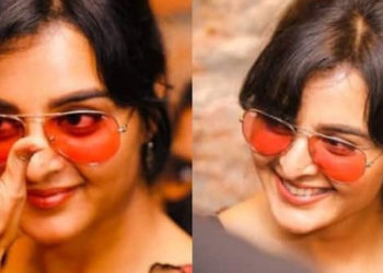 സന്തോഷകരമായ പുഞ്ചിരി കണ്ണുകളെ ഈറനണിയിക്കും  ; ചിത്രങ്ങളുമായി മഞ്ജു വാര്യർ