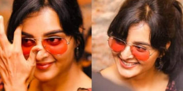 സന്തോഷകരമായ പുഞ്ചിരി കണ്ണുകളെ ഈറനണിയിക്കും  ; ചിത്രങ്ങളുമായി മഞ്ജു വാര്യർ