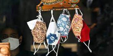 ഒമിക്രോണിനെ ചെറുക്കാന്‍ തുണികൊണ്ടുള്ള ഫാഷന്‍ മാസ്‌കുകള്‍ അപര്യാപ്തം ; മുന്നറിയിപ്പുമായി വിദഗ്ദ്ധര്‍