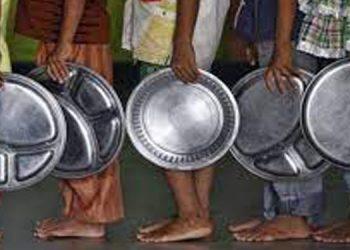 ദളിത് സത്രീ പാചകം ചെയ്ത ഉച്ചഭക്ഷണം കഴിക്കാൻ കൂട്ടാക്കാതെ വിദ്യാർത്ഥികൾ