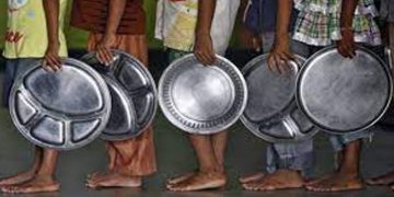 ദളിത് സത്രീ പാചകം ചെയ്ത ഉച്ചഭക്ഷണം കഴിക്കാൻ കൂട്ടാക്കാതെ വിദ്യാർത്ഥികൾ