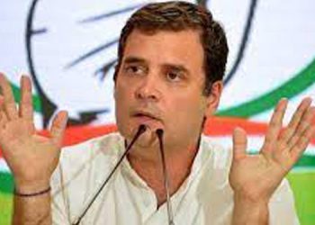 ‘ സാന്റാക്ലോസ് പറന്നുവരുന്നത് നന്നായി ‘  ;   പെട്രോൾ അടിക്കണ്ടല്ലോയെന്ന്  രാഹുൽ ഗാന്ധി