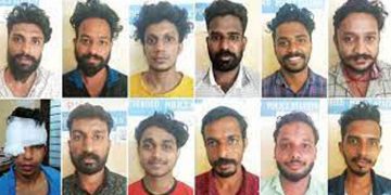 ബൈക്ക് യാത്രികരെ നാലംഗ സംഘം ആക്രമിച്ചു ; വീട്ടില്‍ കയറി പ്രത്യാക്രമണം ; 12 പേര്‍ അറസ്റ്റില്‍