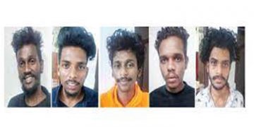 ക്രിസ്മസ് തലേന്ന് സൗജന്യ ഭക്ഷണവും മദ്യവും നല്‍കാത്തതിന് ബാറില്‍ അക്രമം  ;  അഞ്ചംഗ ഗുണ്ടാസംഘം പിടിയില്‍
