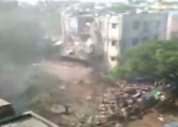 കെട്ടിടത്തില്‍ വിള്ളല്‍ ;  തമിഴ്‌നാട്ടില്‍ പാര്‍പ്പിട സമുച്ചയം തകര്‍ന്നുവീണു