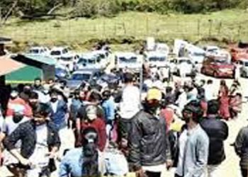 കൊടൈക്കനാലിൽ സഞ്ചാരികളുടെ വൻ തിരക്ക് ; പല ഭാഗങ്ങളിലും വാഹനക്കുരുക്ക്