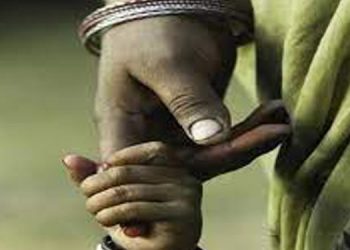 ഭാര്യയും കുട്ടിയും ഓടിപ്പോയി ;  കണ്ടെത്തുന്നവർക്ക് 5000 രൂപ പാരിതോഷികവുമായി ഭർത്താവ്