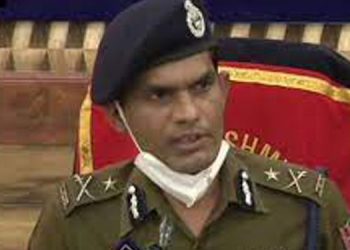 കശ്മീരിൽ ഏറ്റുമുട്ടൽ :   ആറു ഭീകരരെ വധിച്ചു ,  ഒരു പോലീസുകാരന് പരിക്ക്