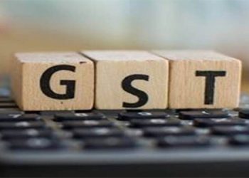 തുണിത്തരങ്ങളുടെ ജിഎസ്ടി വര്ധന തല്ക്കാലം നടപ്പാക്കേണ്ടെന്ന് തീരുമാനം