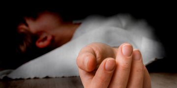 ഗർഭിണിയാകാൻ പൊക്കിൾകൊടി തിന്ന 19കാരിക്ക് ദാരുണാന്ത്യം ;  അന്വേഷണം