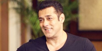 നടൻ സൽമാൻ ഖാനെ പാമ്പ് കടിച്ചു