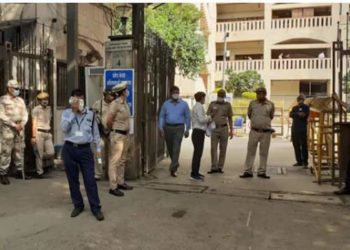 ദില്ലിയിൽ വീണ്ടും സുരക്ഷാ വീഴ്ച ; രോഹിണി കോടതിക്കുള്ളിൽ സ്ഫോടനം