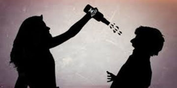 കാമുകൻ വിവാഹിതൻ ;  മുഖത്ത് ആസിഡ് ഒഴിച്ച് പ്രതികാരം ചെയ്ത് യുവതി