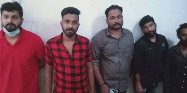യുവാവിനെ തട്ടിക്കൊണ്ടുപോയി മർദിച്ച കേസിലെ പ്രതികൾ പിടിയിൽ