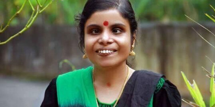 വൈകാതെ കാഴ്ച ലഭിക്കുമെന്ന പ്രതീക്ഷ പങ്കുവെച്ച് ഗായിക വിജയലക്ഷ്മിയും കുടുംബവും