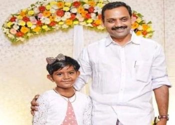 വേമ്പനാട്ട് കായല്‍ നീന്തിക്കയറി ചരിത്രം കുറിക്കാന്‍ ഏഴുവയസുകാരി ജുവല്‍ ; താരത്തെ നേരിൽ കണ്ട് ഡീന്‍ കുര്യാക്കോസ്