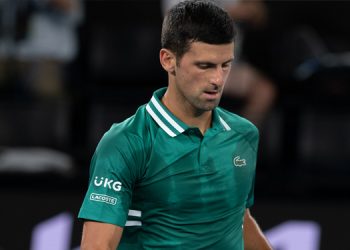 നൊവാക് ജോക്കോവിച്ചിന്റെ വിസ നിഷേധിച്ച് ഓസ്‌ട്രേലിയ ; മെല്‍ബണ്‍ വിമാനത്താവളത്തില്‍ തടഞ്ഞു