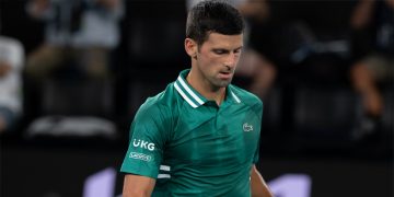 നൊവാക് ജോക്കോവിച്ചിന്റെ വിസ നിഷേധിച്ച് ഓസ്‌ട്രേലിയ ; മെല്‍ബണ്‍ വിമാനത്താവളത്തില്‍ തടഞ്ഞു