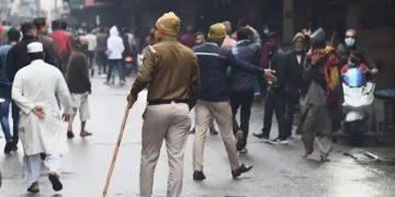 ദില്ലിയിൽ സ്വകാര്യ സ്ഥാപനങ്ങളിൽ പൂർണമായും വർക്ക് ഫ്രം ഹോം  ;  ഹോട്ടലുകളും ബാറുകളും അടച്ചിടും