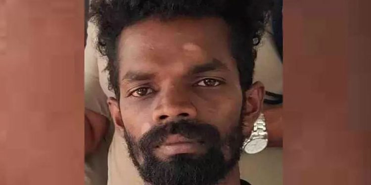 മകന്റെ അടിയേറ്റ് തലയോട്ടി പിളർന്ന് അച്ഛൻ മരിച്ചു