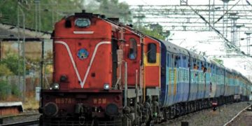 ട്രെയിനിൽ ഇനി ഉറക്കെ പാട്ട് വച്ചാലും ഫോൺ വിളിച്ചാലും പണികിട്ടും