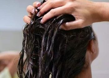 താരനും മുടികൊഴിച്ചിലും അകറ്റാൻ ഒരു കിടിലൻ ഹെയർ പാക്ക്